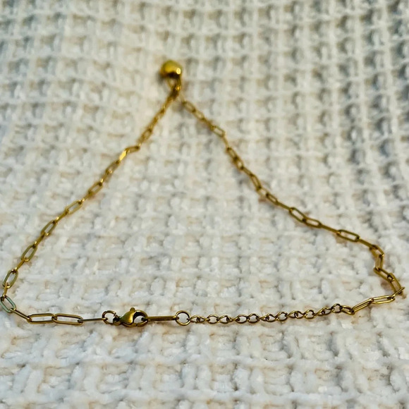 Gold Heart Pendant Small Paperchain Necklacee - Picture 4 of 4